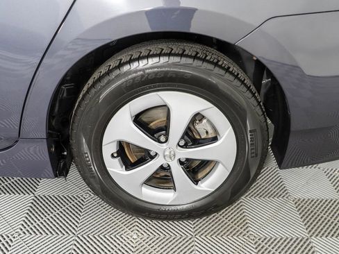 Used 2015 Toyota Prius Four image 24