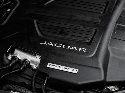 Used 2016 Jaguar F-TYPE R image 96