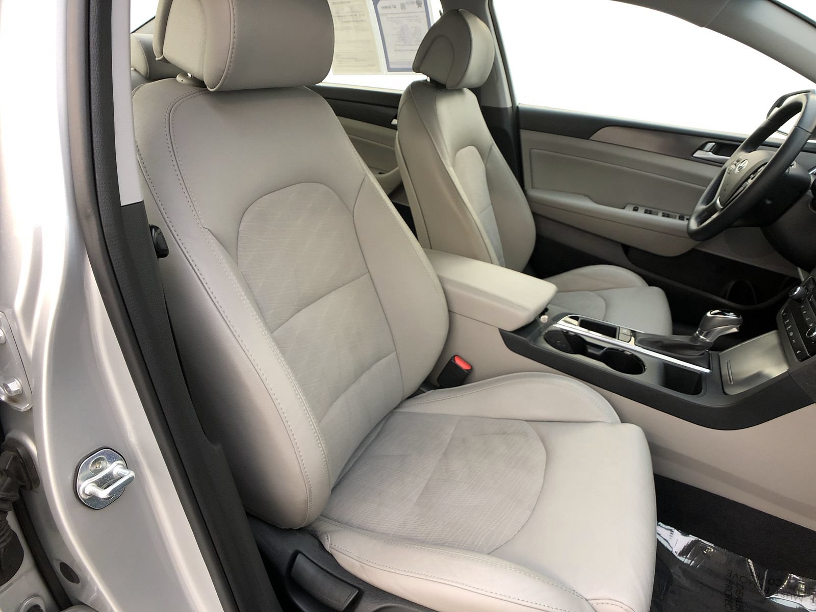 Used 2017 Hyundai Sonata Sport w/ Value Edition Package 02 FWD image 16