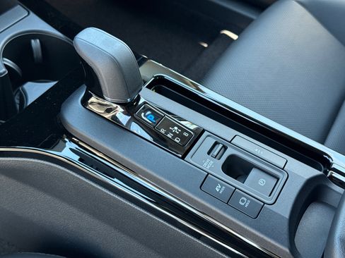 New 2027 Toyota Prius Limited FWD image 28