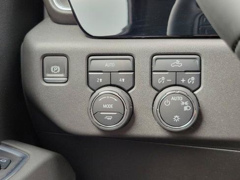 Used 2024 Chevrolet Silverado 1500 LT AWD/4WD image 12