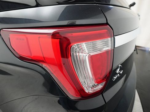 Used 2017 Ford Explorer XLT w/ Equipment Group 202A image 33