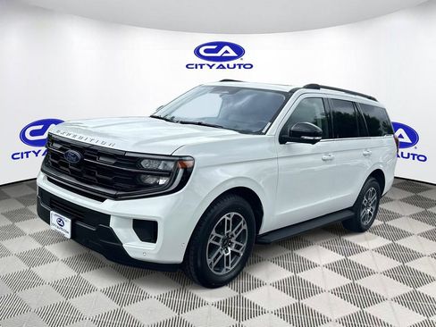 Used 2025 Ford Expedition Active AWD/4WD image 10