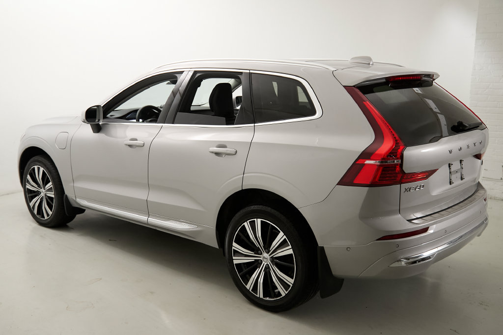 Certified 2023 Volvo XC60 T8 Ultimate w/ Climate Package AWD/4WD image 7