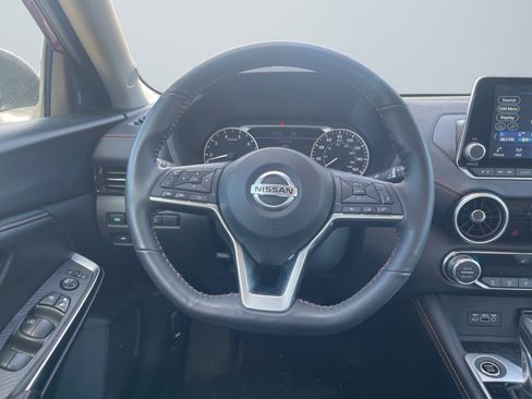 Used 2023 Nissan Sentra SR w/ SR Premium Package image 13