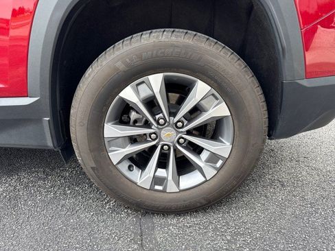 Used 2025 Chevrolet Equinox LT w/ Safety and Technology Package AWD/4WD image 11
