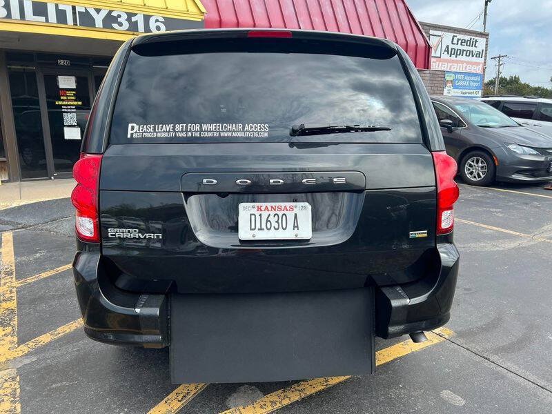 Used 2017 Dodge Grand Caravan SE w/ Power Window Group FWD image 13