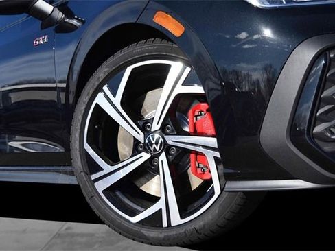 New 2026 Volkswagen GTI SE image 3