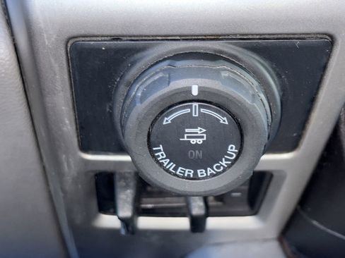 Used 2019 Ford F150 Lariat w/ Equipment Group 502A Luxury AWD/4WD image 19