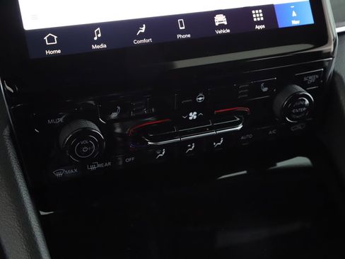 New 2025 Jeep Grand Cherokee Limited w/ Black Appearance Package image 14