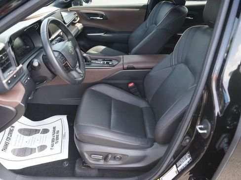 Used 2023 Toyota Crown AWD/4WD image 9