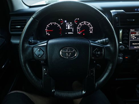 Used 2023 Toyota 4Runner 40th Anniversary SE image 18