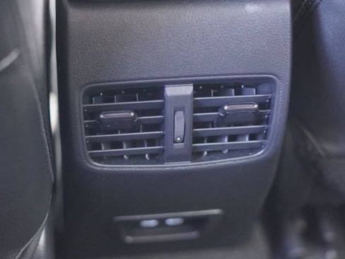 Used 2025 Toyota Corolla Cross XLE FWD image 33
