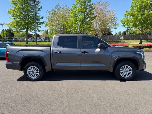 Used 2025 Toyota Tundra SR5 AWD/4WD image 8