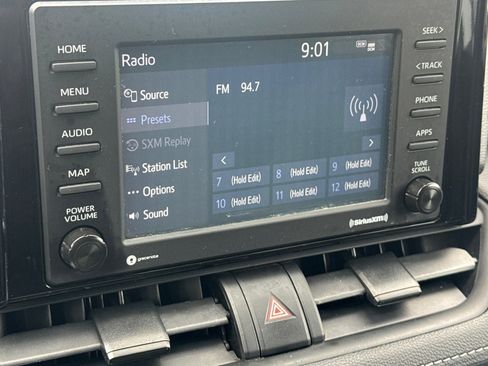 Used 2021 Toyota RAV4 XLE AWD/4WD image 21