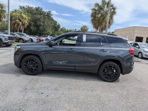 Used 2021 GMC Terrain SLE w/ Driver Convenience Package AWD/4WD image 7