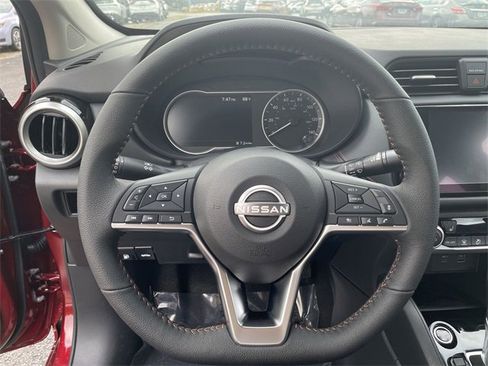 Certified 2025 Nissan Versa SR w/ Trunk Package image 28