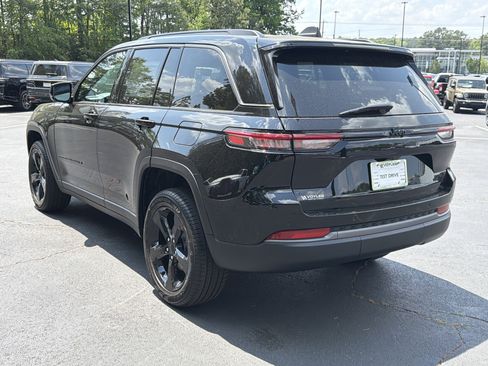 New 2026 Jeep Grand Cherokee Limited RWD image 6