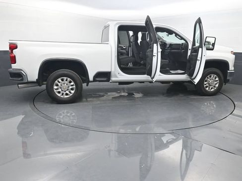 Used 2024 Chevrolet Silverado 2500 LT AWD/4WD image 55