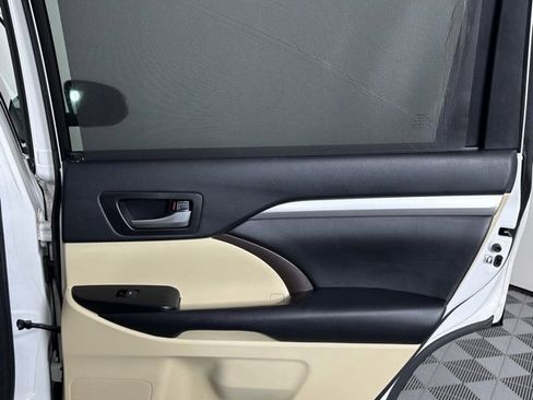 Used 2018 Toyota Highlander XLE image 30