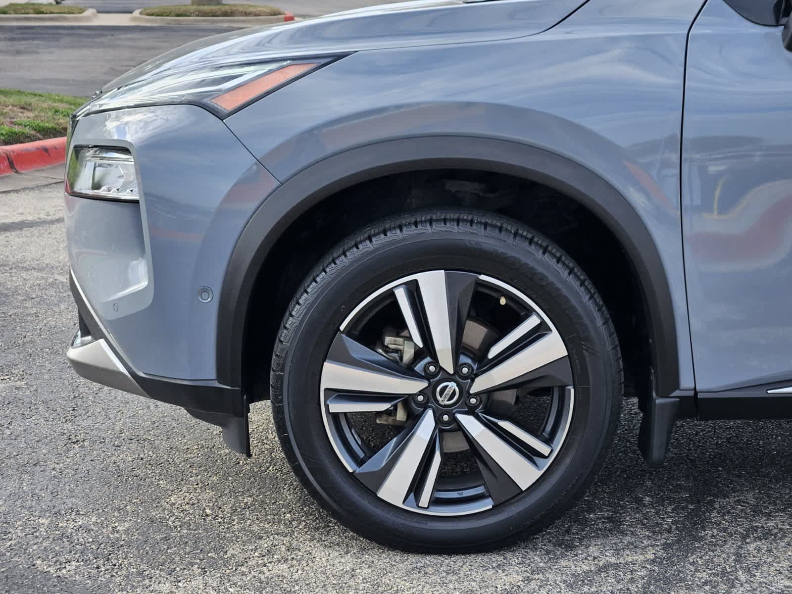Used 2021 Nissan Rogue Platinum FWD image 8