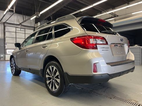 Used 2017 Subaru Outback 2.5i Limited image 5