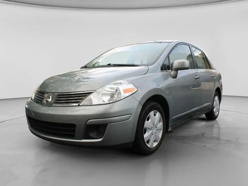 Used 2009 Nissan Versa 1.8 S FWD image 2