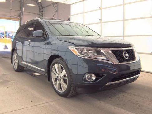 Used 2015 Nissan Pathfinder Platinum FWD image 4