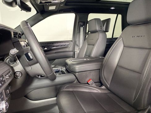 Used 2024 GMC Yukon Denali w/ Advanced Technology Package image 24