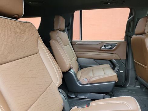 Used 2023 Chevrolet Suburban High Country w/ Premium Package 2 image 28