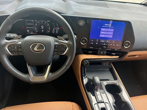 Used 2024 Lexus NX 250 FWD image 18