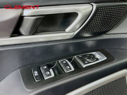 Used 2024 Kia Telluride S FWD image 26