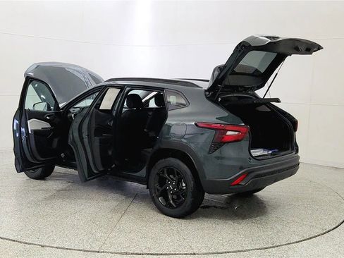 New 2026 Chevrolet Trax LT FWD image 11