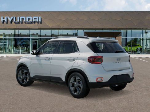 New 2025 Hyundai Venue SEL image 5