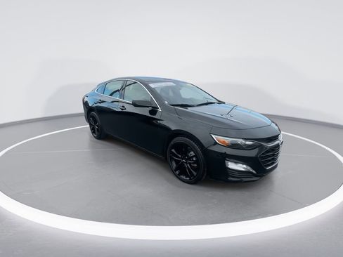 Used 2024 Chevrolet Malibu LT w/ Midnight Edition image 2