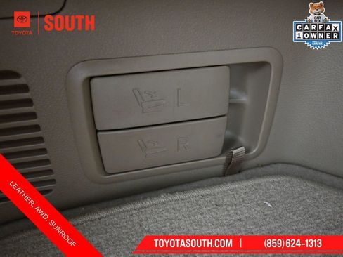 Used 2013 Toyota Highlander Limited image 32