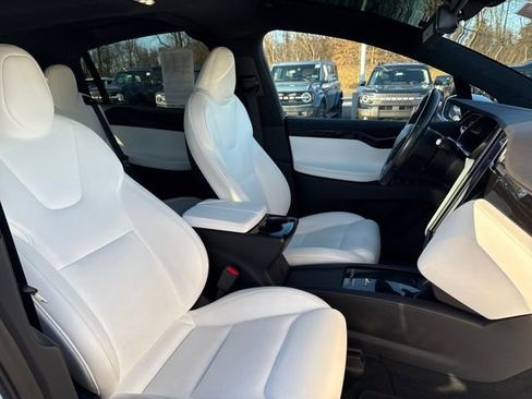 Used 2020 Tesla Model X Long Range image 10