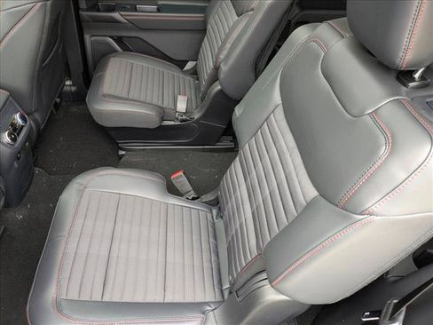 New 2026 Ford Explorer ST-Line AWD/4WD image 17