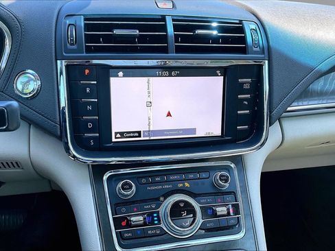 Used 2017 Lincoln Continental Reserve FWD image 9