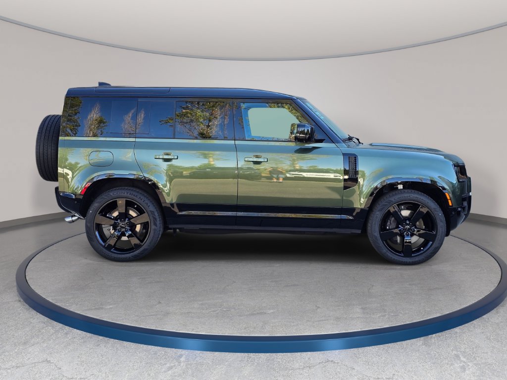 New 2026 Land Rover Defender 110 X-Dynamic SE AWD/4WD image 4
