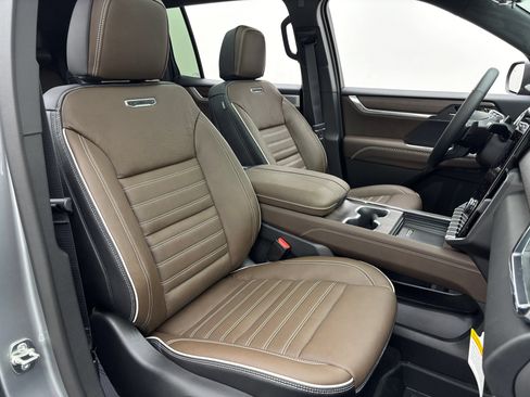 New 2027 GMC Acadia Denali Ultimate w/ LPO, Floor Liner Package AWD/4WD image 41