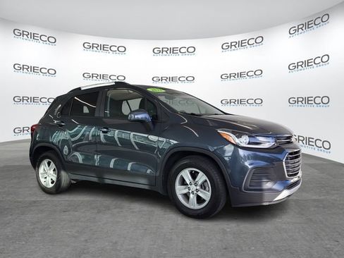 Certified 2022 Chevrolet Trax LT w/ LT Convenience Package image 1