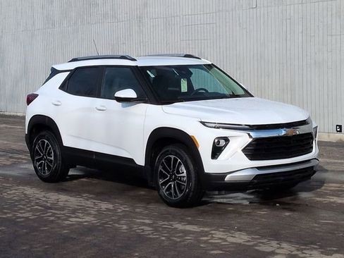 New 2026 Chevrolet TrailBlazer LT w/ LT Cold Weather Package AWD/4WD image 1