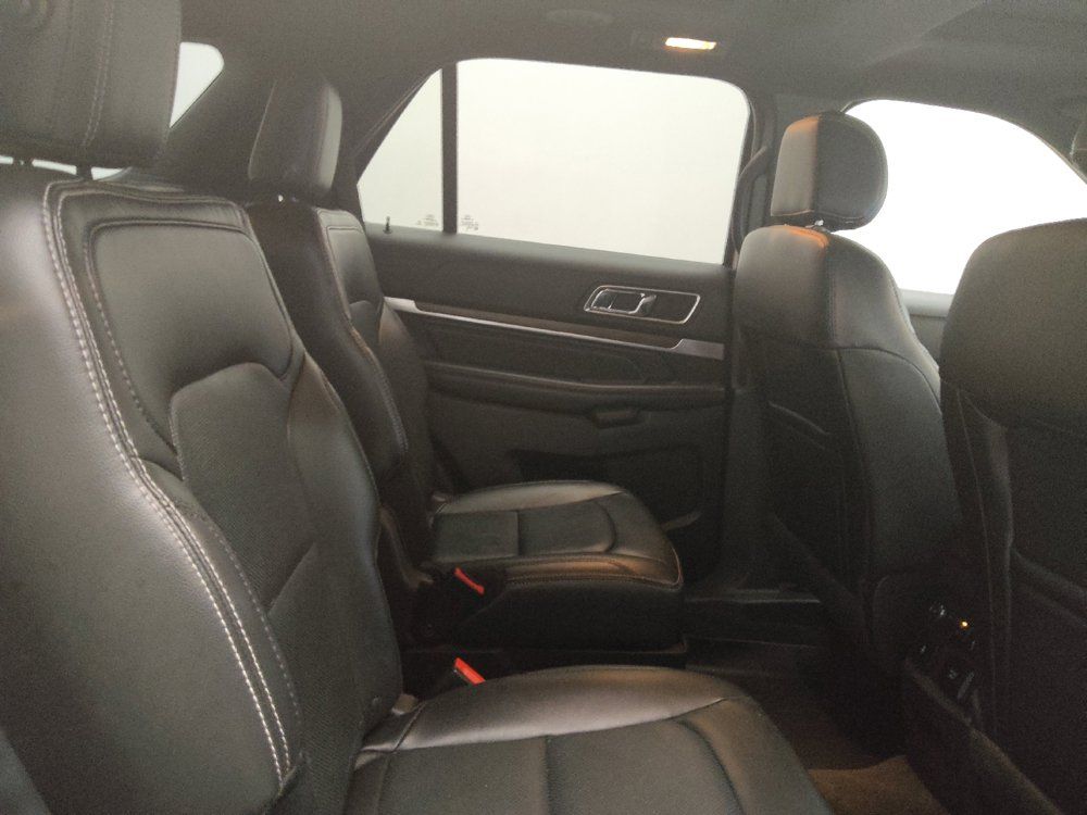 Used 2017 Ford Explorer Limited w/ Equipment Group 301A AWD/4WD image 19