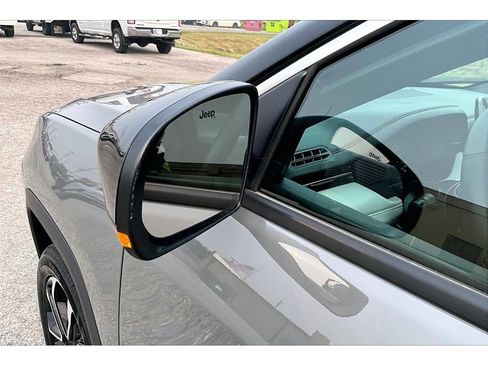 Certified 2023 Jeep Compass Limited AWD/4WD image 33