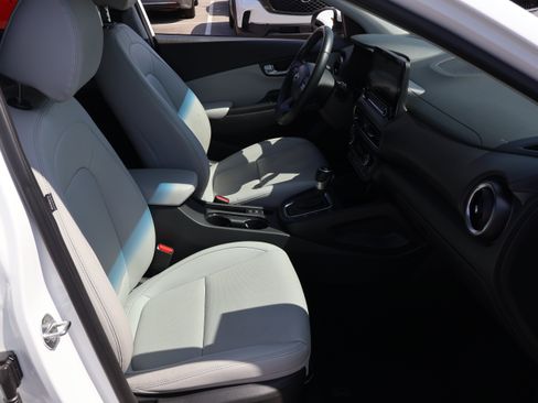 Used 2023 Hyundai Kona Limited AWD/4WD image 8