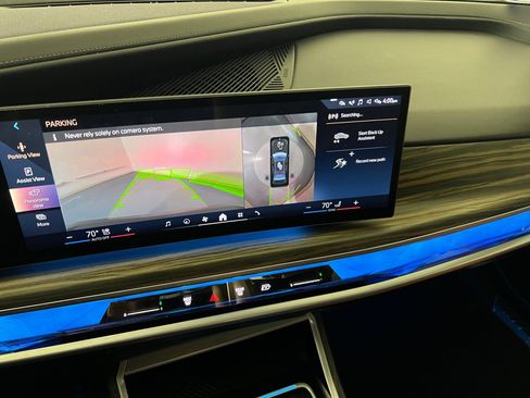 Used 2023 BMW 740i image 29