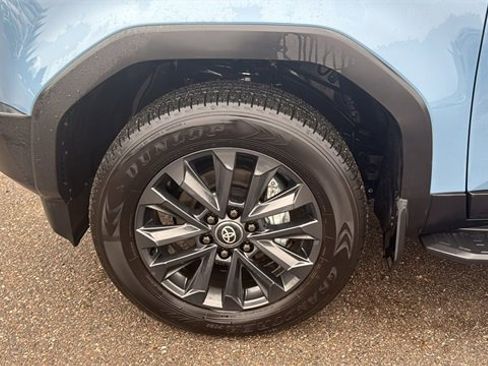 Used 2024 Toyota Land Cruiser image 7