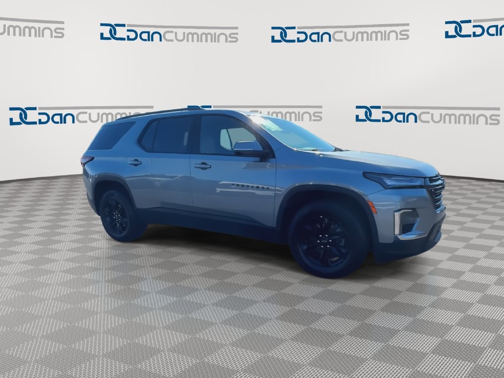 Used 2023 Chevrolet Traverse LS w/ Midnight/Sport Edition FWD image 2