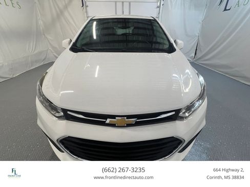 Used 2020 Chevrolet Trax LS FWD image 2